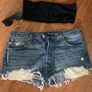 Levi’s 501 boyfriend distressed jean shorts